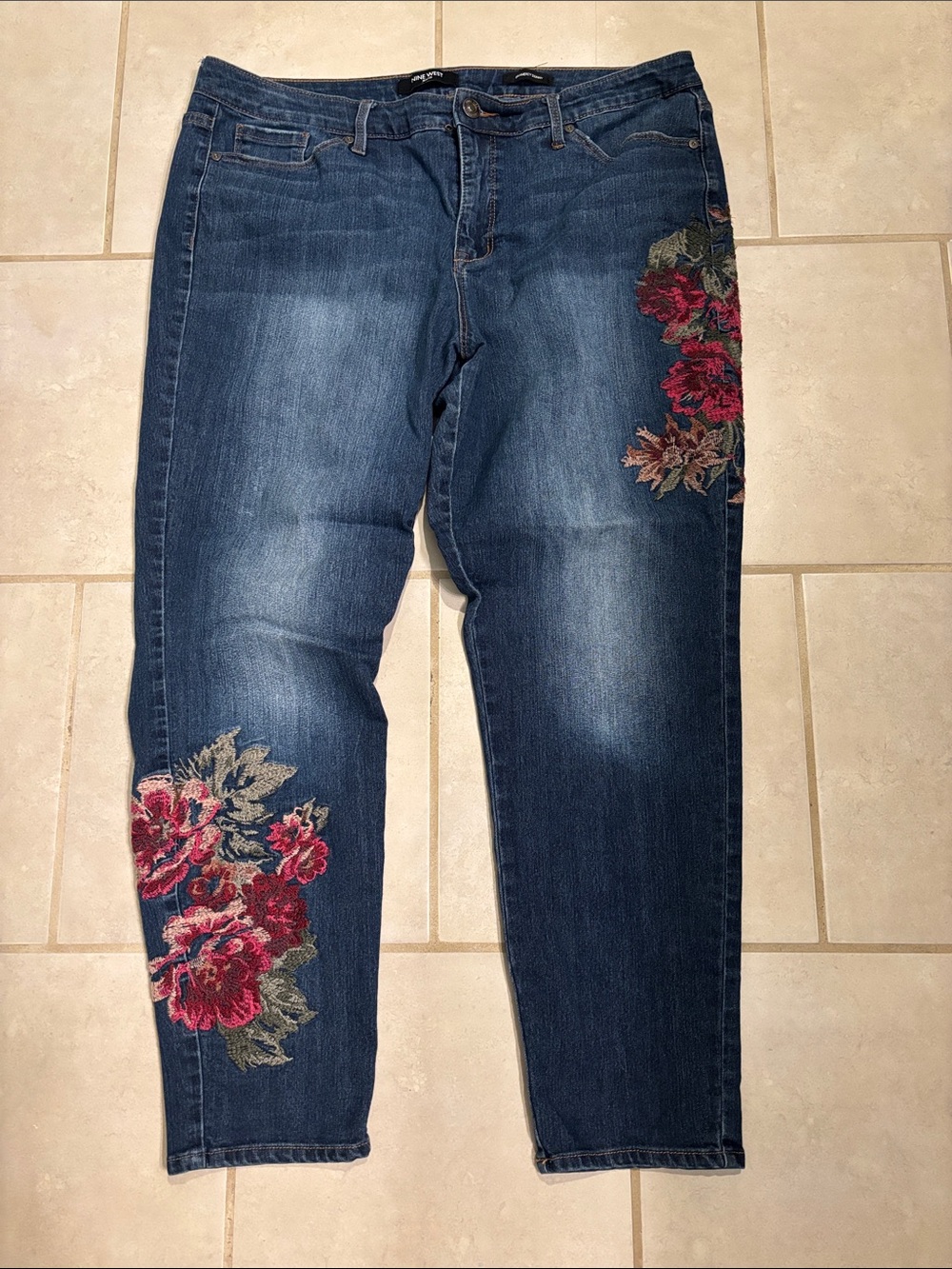 Nine West Dark Blue Boyfriend Jeans with Red Floral Embroidery Sz 16